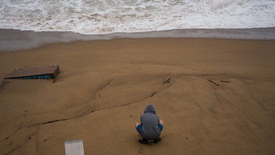 Hallan sin vida en Sitges al niño desaparecido tras el temporal en Barcelona