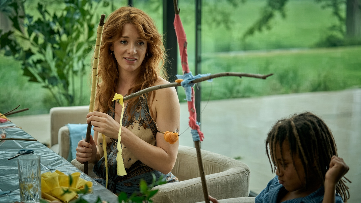 La crítica destacó su atmósfera, su ritmo y su protagonista, mientras Netflix confirmó su enorme impacto internacional desde el estreno. Foto: Netflix La crítica destacó su atmósfera, su ritmo y su protagonista, mientras Netflix confirmó su enorme impacto internacional desde el estreno. Foto: Netflix