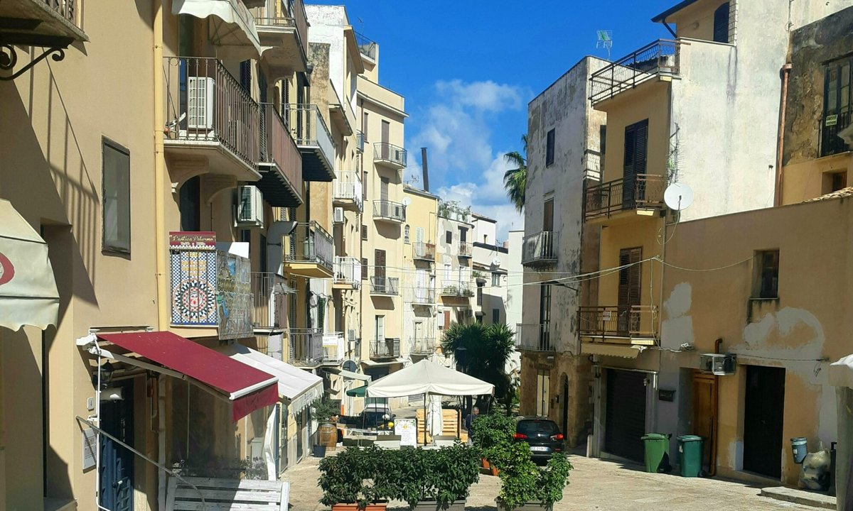 Como en Argentina, en Italia los propietarios también prefieren los alquileres temporarios para poder captar a turistas e incrementar los precios más seguido que en el caso de un alquiler tradicional. Como en Argentina, en Italia los propietarios también prefieren los alquileres temporarios para poder captar a turistas e incrementar los precios más seguido que en el caso de un alquiler tradicional.