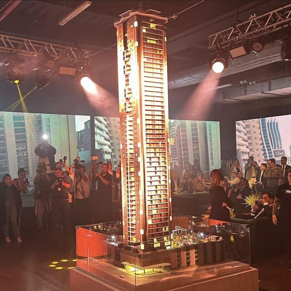 Lanzamiento de la torre Paseo55 en Asunción. Lanzamiento de la torre Paseo55 en Asunción.