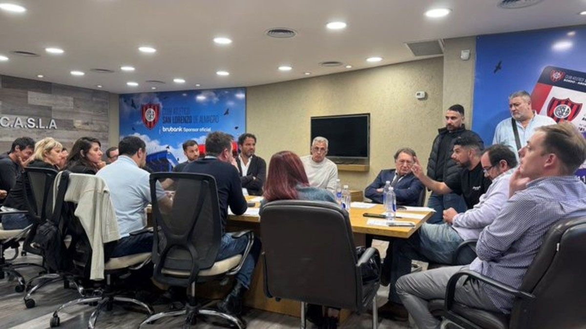 Néstor Ortigoza mantuvo una muy fuerte discusión en la Asamblea de San Lorenzo con el presidente Marcelo Moretti y adelantó que no renunciará. (Foto: Gentileza: Diario Clarín) Néstor Ortigoza mantuvo una muy fuerte discusión en la Asamblea de San Lorenzo con el presidente Marcelo Moretti y adelantó que no renunciará. (Foto: Gentileza: Diario Clarín)