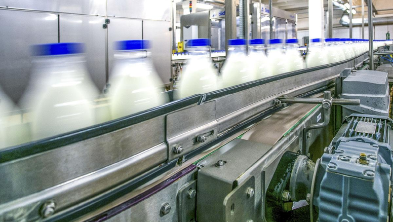 Lácteas, en crisis: Otra firma emblemática paralizó su producción y cerró locales