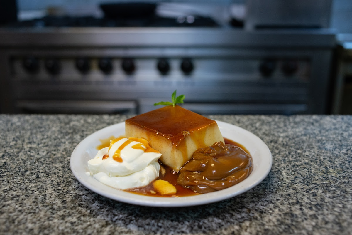 El flan mixto del Bodegón Nuñez, una tentación para cualquiera. Foto: Google Arts & Culture