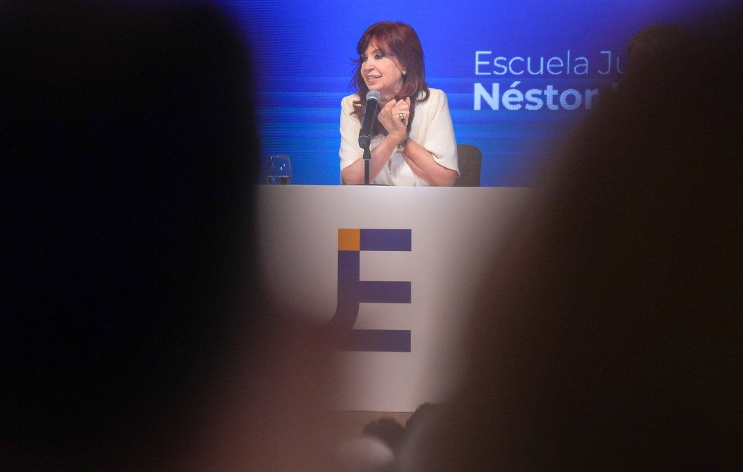 Cristina Kirchner y su familia, expectante por la causa Hotesur-Los Sauces.