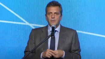 Clarín y el dilema Sergio Massa. Clarín y el dilema Sergio Massa.