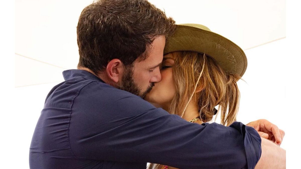 La foto de Jennifer Lopez y Ben Affleck en las redes sociales.