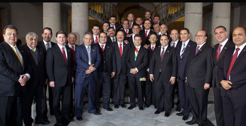 Enrique Peña Nieto y sus gobernadores.