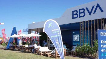 ElBBVA se sumó a la Inteligencia Artificial (IA) y lanzó la herramienta de BBVAAgro Advisor para revolucionar el asesoramiento financiero al campo. ElBBVA se sumó a la Inteligencia Artificial (IA) y lanzó la herramienta de BBVAAgro Advisor para revolucionar el asesoramiento financiero al campo.