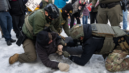 El ICE en el centro de la polémica. Protestas masivas por los operativos migratorios al límite del terror