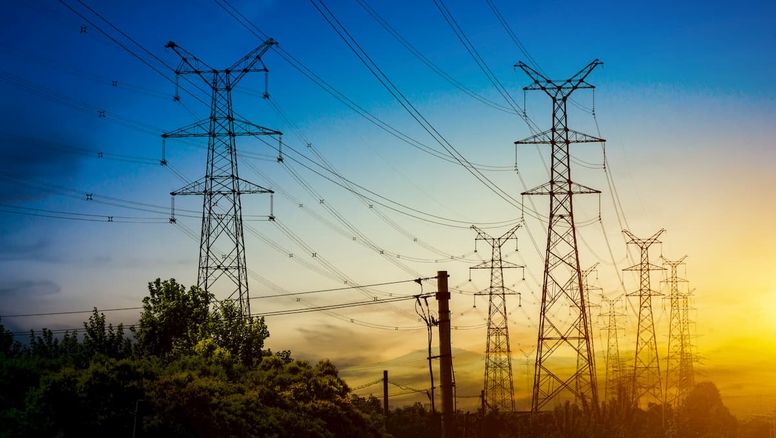 Energía: Gobierno paga a industriales para manejar la crisis