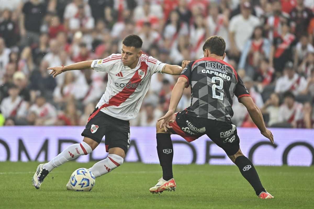 River se llevó tres puntos valiosos ante Barracas Central River se llevó tres puntos valiosos ante Barracas Central