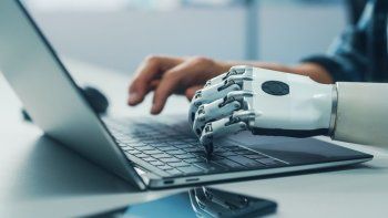 La inteligencia artificial automatiza tareas repetitivas. La inteligencia artificial automatiza tareas repetitivas.