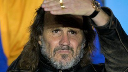 La divertida foto de Rubén Darío Insúa presentado como nuevo DT de Barracas