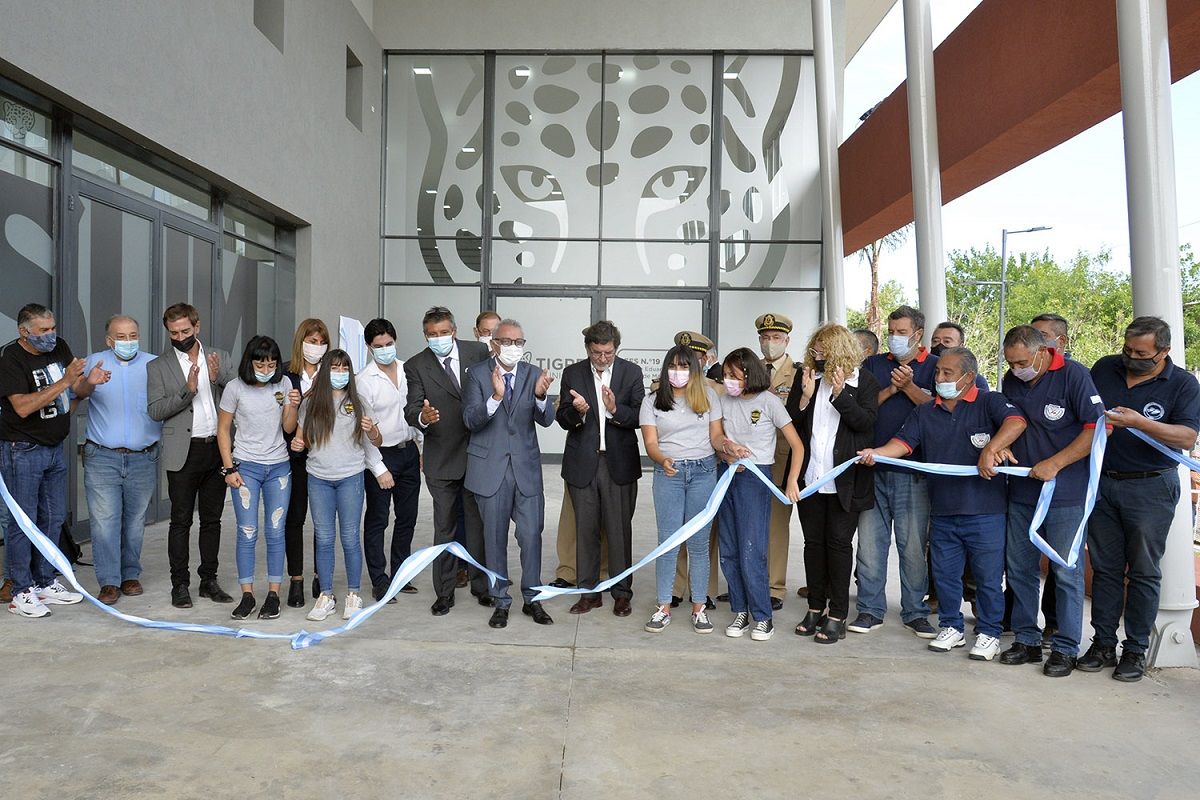 El edificio tiene capacidad para recibir 1500 alumnos. Contar&aacute; con dos pisos, 16 aulas, un aula magna, un sal&oacute;n de usos m&uacute;ltiples