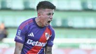 Thiago Almada celebró su primer gol en River en el 3 a 2 a Banfield