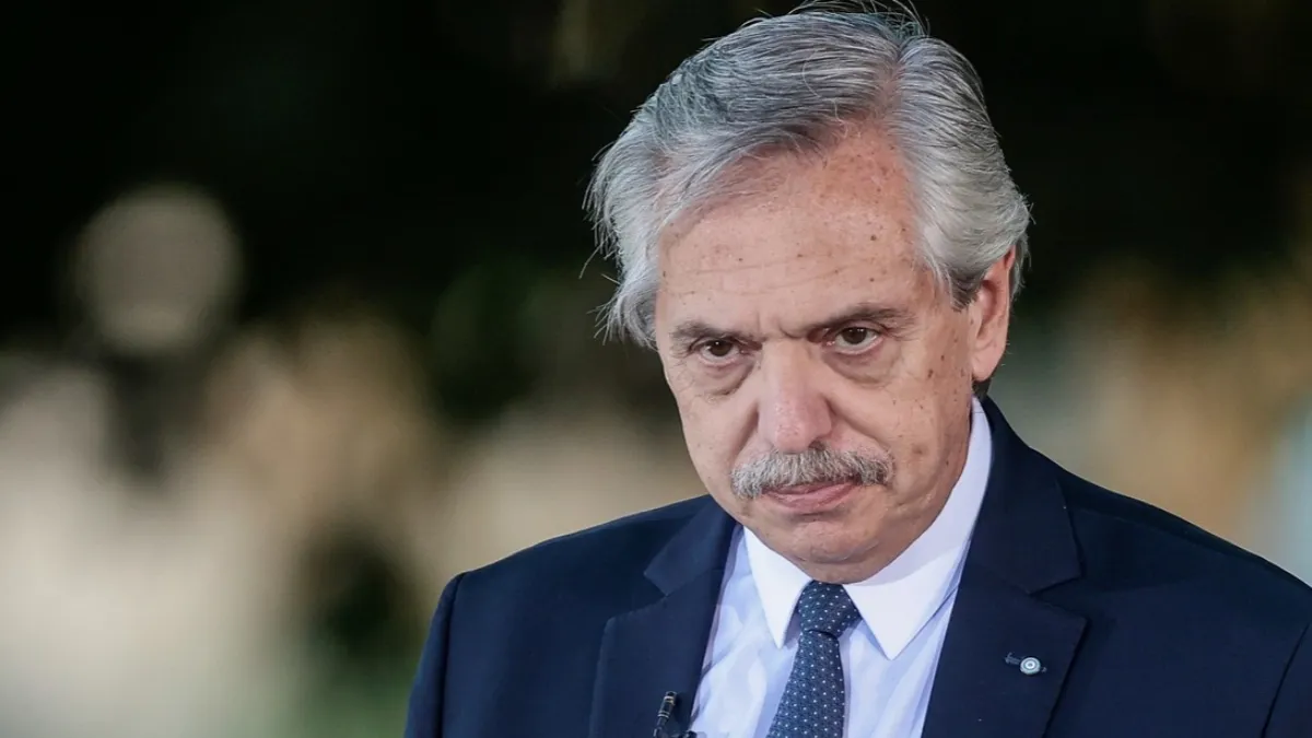 Alberto Fernández sigue sumando escándalos y ahora está en la escena su hijo de apenas dos años. Alberto Fernández sigue sumando escándalos y ahora está en la escena su hijo de apenas dos años.