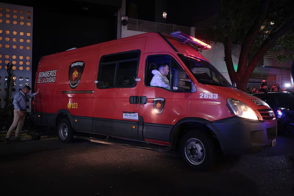 La policía encontró alcohol, pastillas y una nota para él en una habitación del segundo, por lo que se cree que Liam Payne intentaba alcanzar estos objetos antes de perder el equilibrio y caerse. La policía encontró alcohol, pastillas y una nota para él en una habitación del segundo, por lo que se cree que Liam Payne intentaba alcanzar estos objetos antes de perder el equilibrio y caerse.