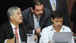 altText(Denuncian graves irregularidades: US$9.000 millones para amigos)}