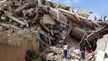 Venezuela entre el dolor y la rabia se aferra al milagro a 6 días del doble terremoto