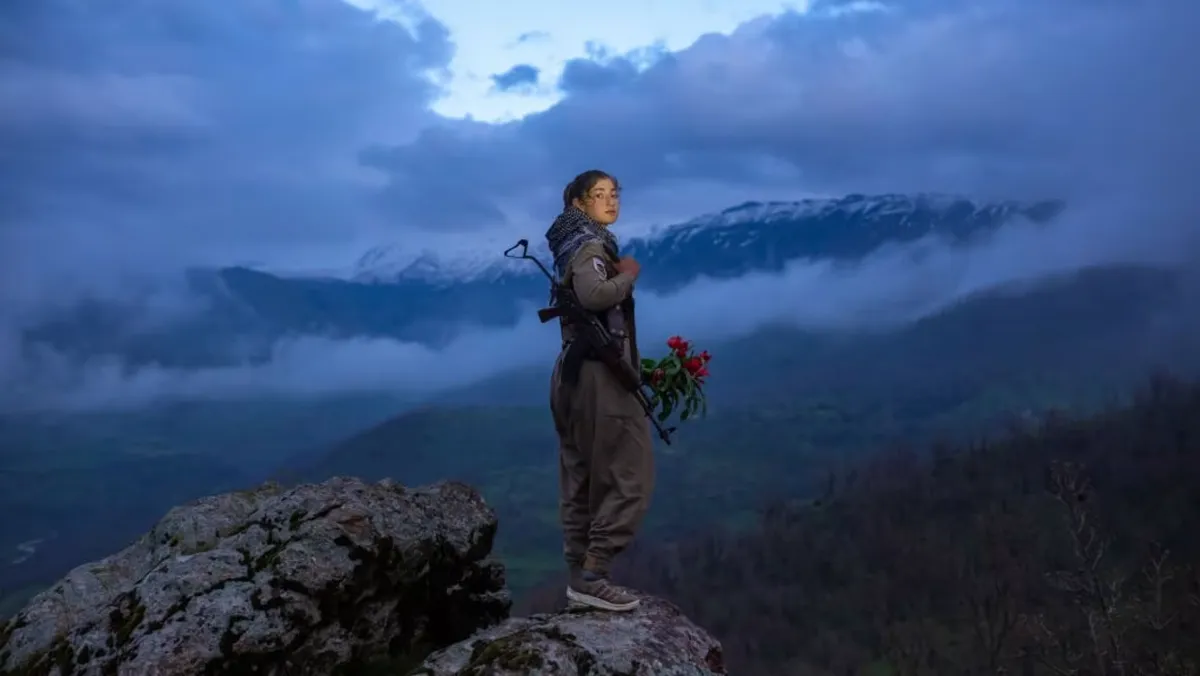 Roja, 16 años, oriunda de Paveh, Rojhelat (Kurdistán iraní), fotografiada el 14 de abril de 2023 en Erbil, Iraq. KEIWAN FATEHI/Middle East Images/AFP vía Getty Images Roja, 16 años, oriunda de Paveh, Rojhelat (Kurdistán iraní), fotografiada el 14 de abril de 2023 en Erbil, Iraq. KEIWAN FATEHI/Middle East Images/AFP vía Getty Images