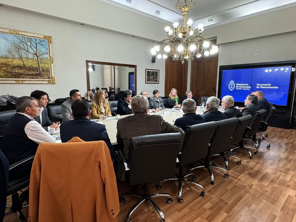 Encuentro (y aval) con Nación. Encuentro (y aval) con Nación.