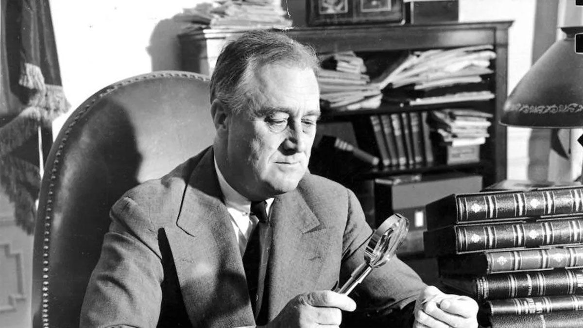 Franklin D. Roosevelt. Los 4 mandatos consecutivos del demócrata derivaron en la enmienda de 1947 que limitó a 2 los períodos presidenciales. Franklin D. Roosevelt. Los 4 mandatos consecutivos del demócrata derivaron en la enmienda de 1947 que limitó a 2 los períodos presidenciales.