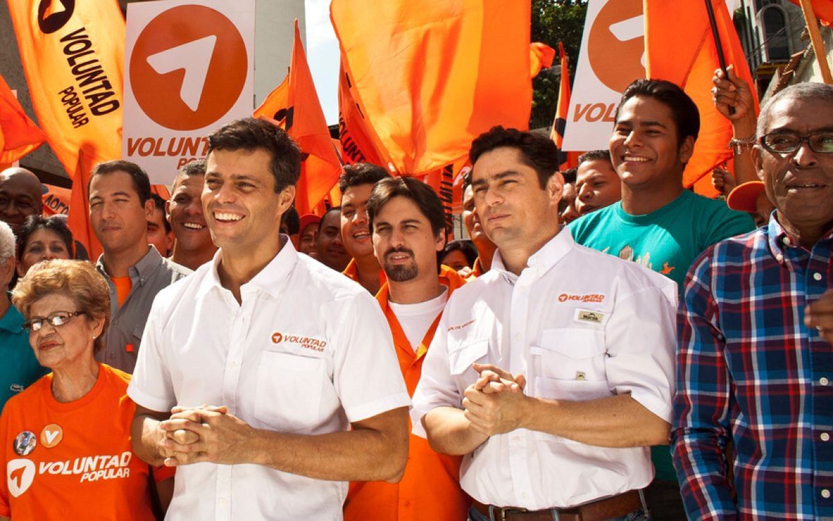 Leopoldo López, creador del partido Voluntad Popular. A su lado, el coordinador político Carlos Vecchio.