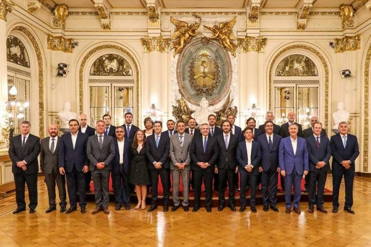Los gobernadores y el presidente Alberto Fernández. Foto: Archivo.