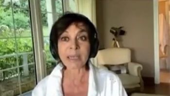 El detalle paranormal durante el blooper de Mónica Gutiérrez. (Foto: Captura de video) El detalle paranormal durante el blooper de Mónica Gutiérrez. (Foto: Captura de video)