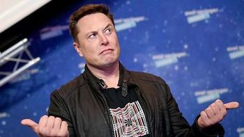 Elon Musk a todo o nada por Starlink. Elon Musk a todo o nada por Starlink.