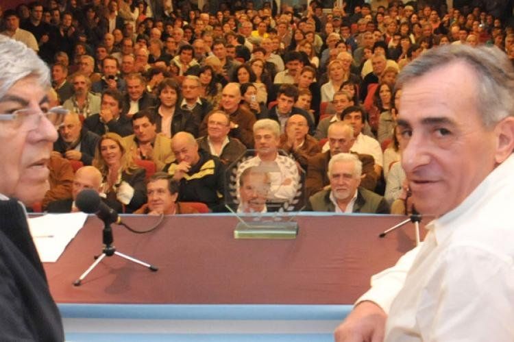 Hugo Moyano y Jesús Cariglino en Malvinas Argentinas, jueves 30/08/2012.