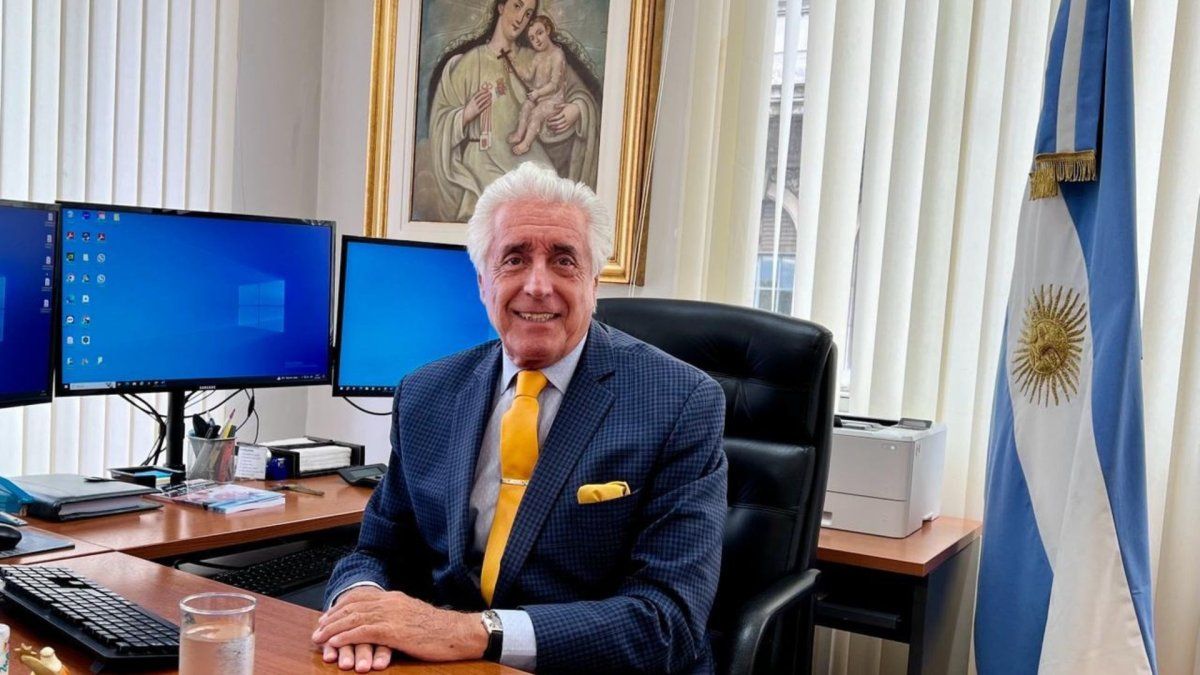 Daniel Vítolo, IGJ. Daniel Vítolo, IGJ.