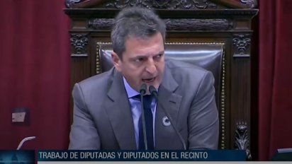 A los gritos en Diputados: 