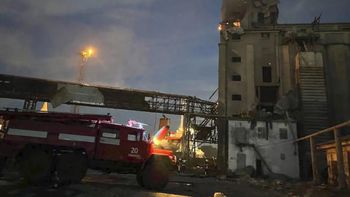 Escala la tensión por la guerra de granos. Escala la tensión por la guerra de granos.