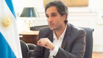 Abdala Bertiche presentó su renuncia, un día después de la dimisión de Julián Suárez. Abdala Bertiche presentó su renuncia, un día después de la dimisión de Julián Suárez.