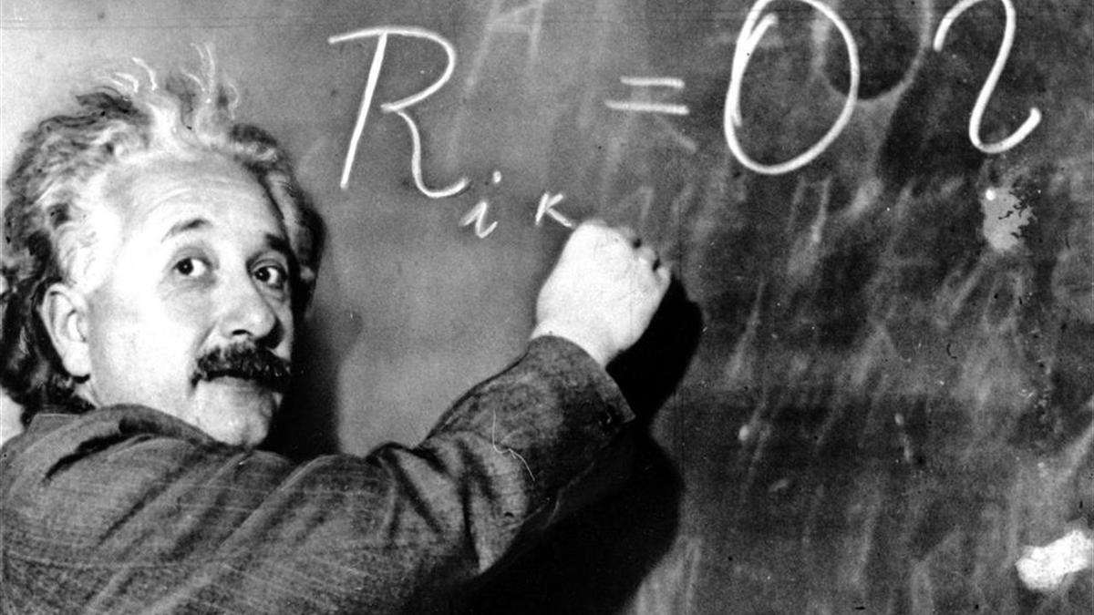Albert Einstein revolucionó la física del siglo XX con sus aportes científicos, explicando el movimiento browniano y el efecto fotoeléctrico, aunque sin dudas destaca su teoría de la relatividad. Albert Einstein revolucionó la física del siglo XX con sus aportes científicos, explicando el movimiento browniano y el efecto fotoeléctrico, aunque sin dudas destaca su teoría de la relatividad.
