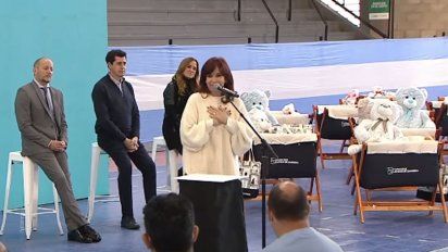 Cristina Kirchner: 'Palo' al PJ y críticas a Macri