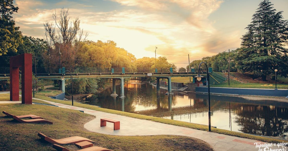 Atardecer soñado en el balneario de Tapalqué. Foto: Municipalidad de Tapalqué