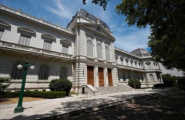 Frente de la Suprema Corte de Justicia de la Provincia de Buenos Aires.