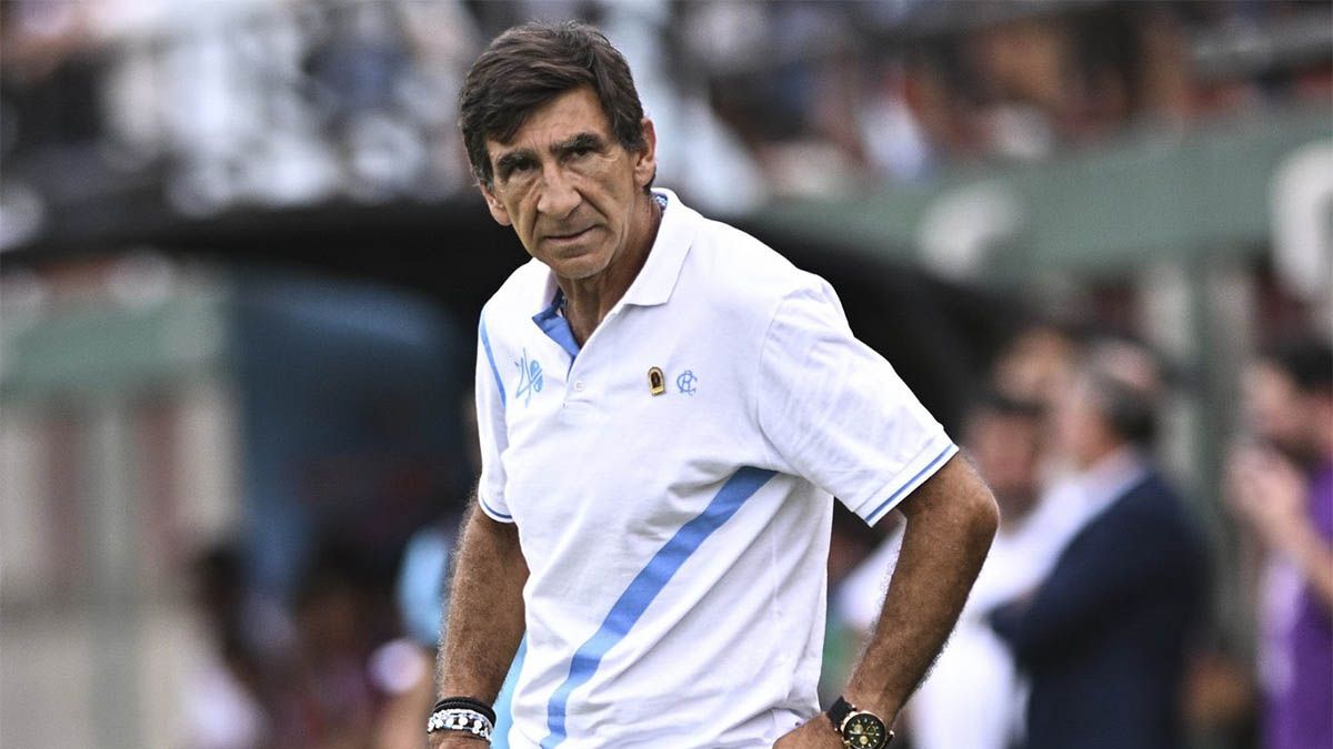 Gustavo Costas mantuvo un fuerte cruce con un periodista tras la caída de Racing ante Estudiantes de La Plata 2-0: “Saldrán a matarnos”. (Foto: Gentileza: @Pepi_Ladanaj) Gustavo Costas mantuvo un fuerte cruce con un periodista tras la caída de Racing ante Estudiantes de La Plata 2-0: “Saldrán a matarnos”. (Foto: Gentileza: @Pepi_Ladanaj)