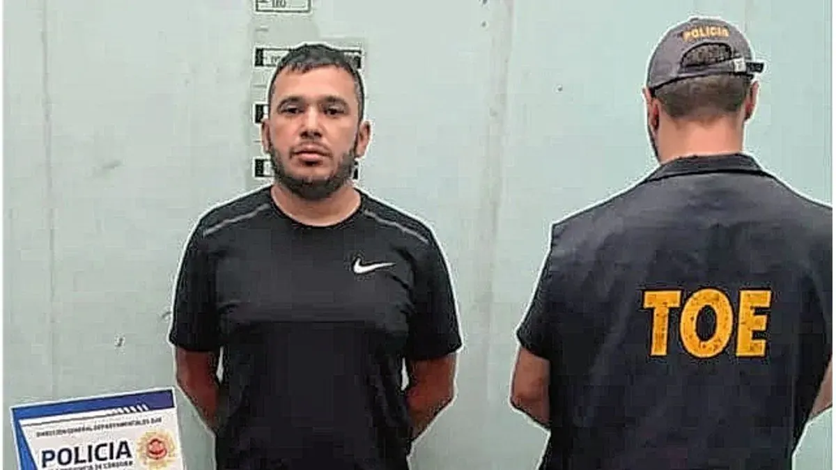 Esteban Lindor Alvarado. Esteban Lindor Alvarado.