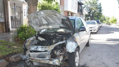 En Rosario las balas; en Santa Fe los ataques pirómanos 
