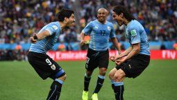 Luis Suárez y Edinson Cavani, histórica y vigente delantera uruguaya que apunta a Qatar 2022. (Foto: Noticias Argentinas).