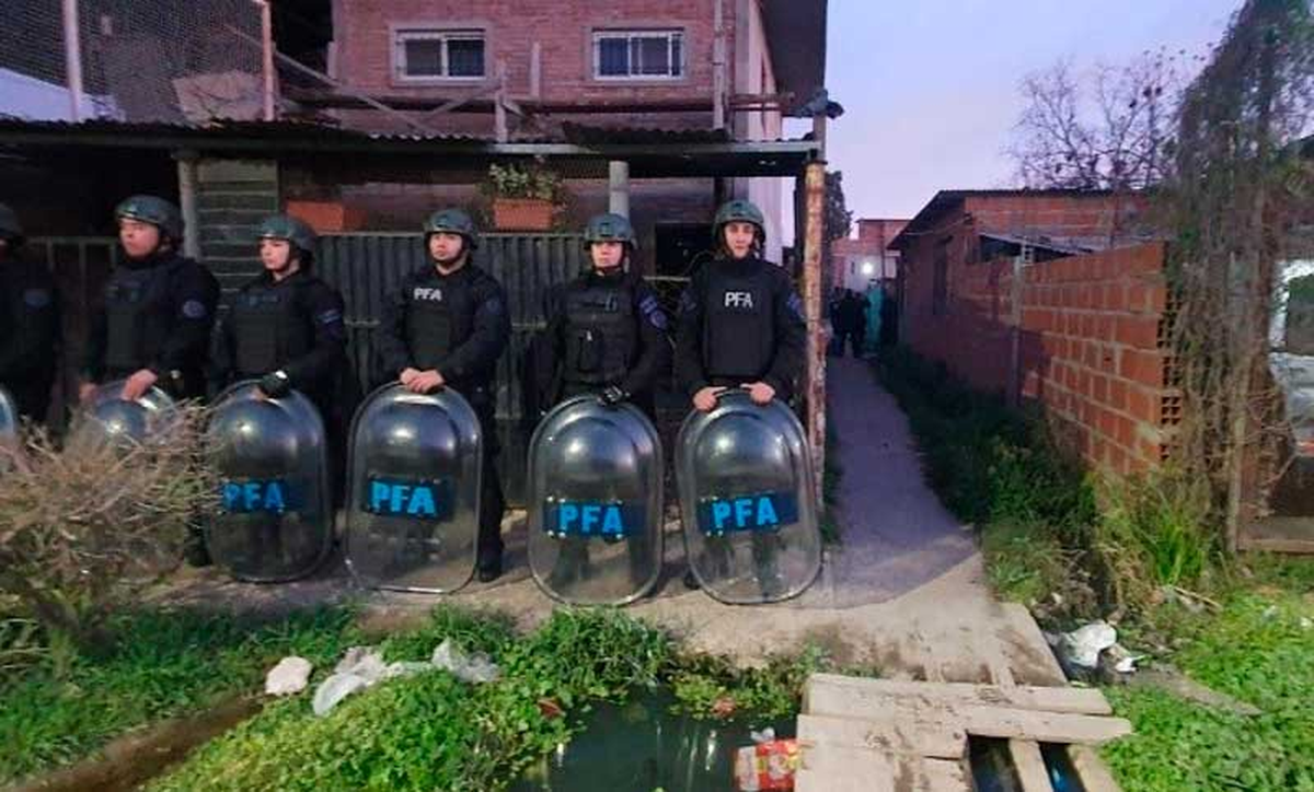 Allanamientos en Empalme Graneros por narcomenudeo. Allanamientos en Empalme Graneros por narcomenudeo. 