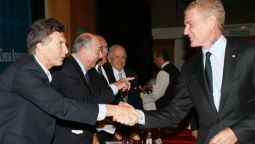 altText(Negociaciones contrarreloj entre De Narváez y Macri)}