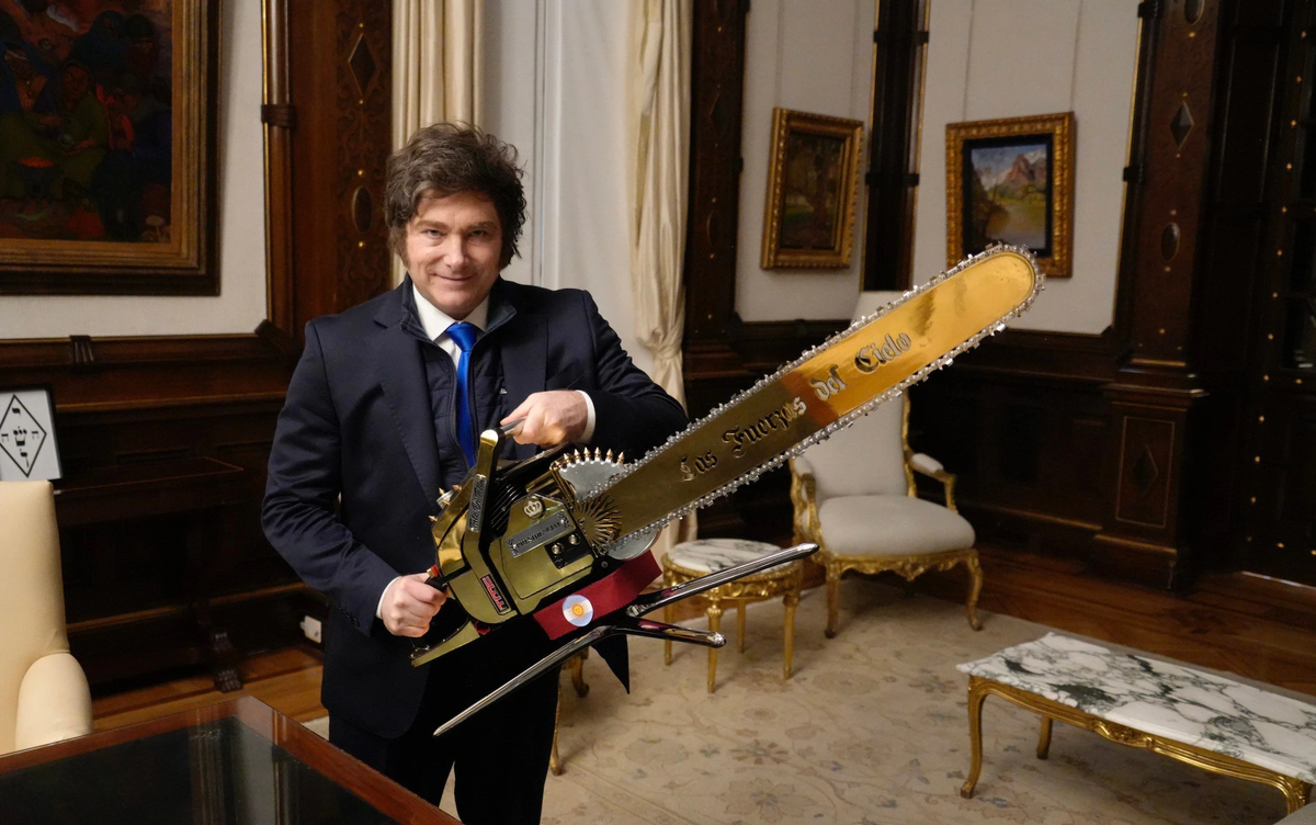 Javier Milei en la imagen que eligió The Telegraph para ilustrar su entrevista.