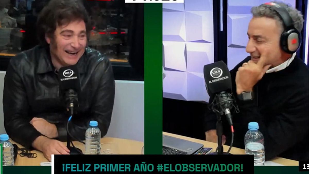 "A Francos le hacemos bullying", contó entre risas Javier Milei, con la risa cómplice de Luis Majul. "A Francos le hacemos bullying", contó entre risas Javier Milei, con la risa cómplice de Luis Majul.