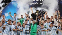 Racing se consagró campeón de la RecopaSudamericana y se llevó un premio de 2.000.000 dólares mientras que Boca perdió1.000.000 de dólares.