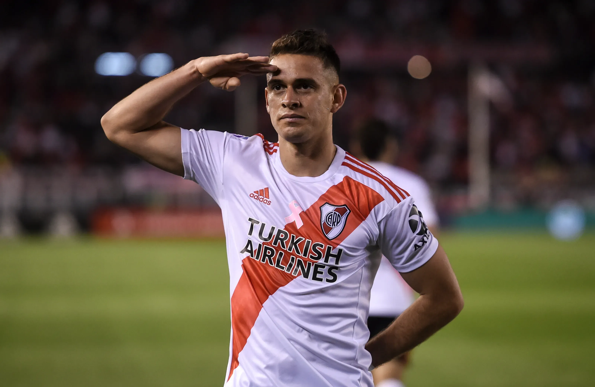 River fue a la carga por Rafael Santos Borré y el colombiano confirmó su decisión.&nbsp;
