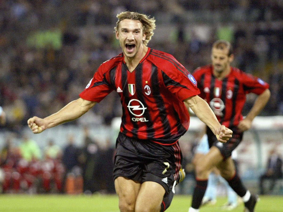 Andriy Shevchenko festejando un gol en Milan, donde ganó la Champions League 2003. Andriy Shevchenko festejando un gol en Milan, donde ganó la Champions League 2003.
